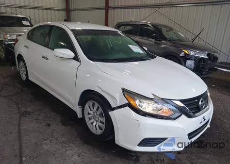 2018 Nissan Altima 2.5 S z USA, uszkodzony, nr VIN 1N4AL3AP5JC223830